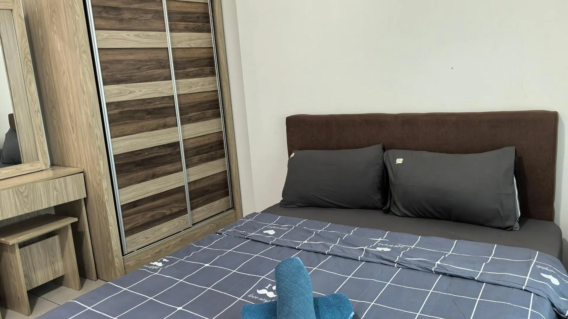 Royal Comfort Suite Meritus Near Swimming Pool Perai