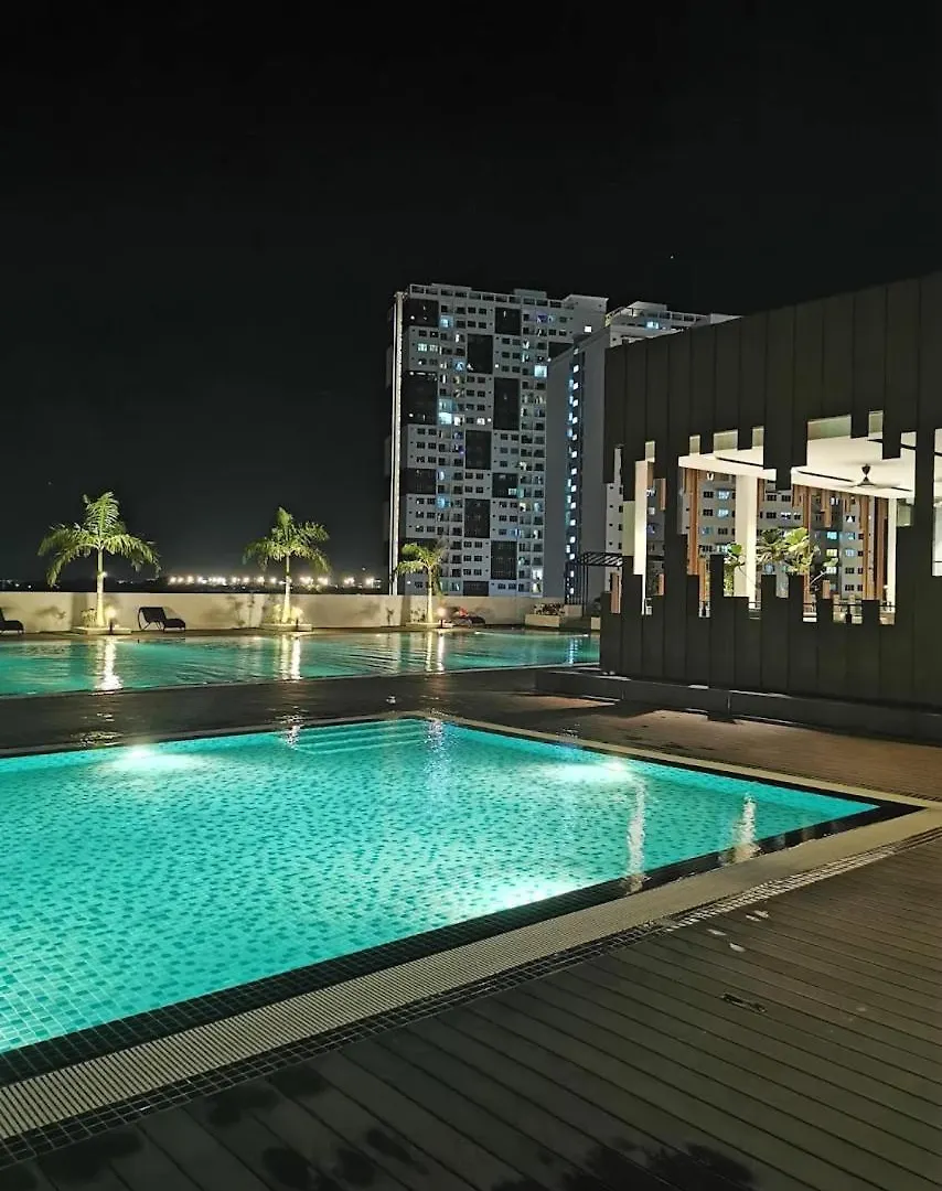 Royal Comfort Suite Meritus Near Swimming Pool Perai Malaysia
